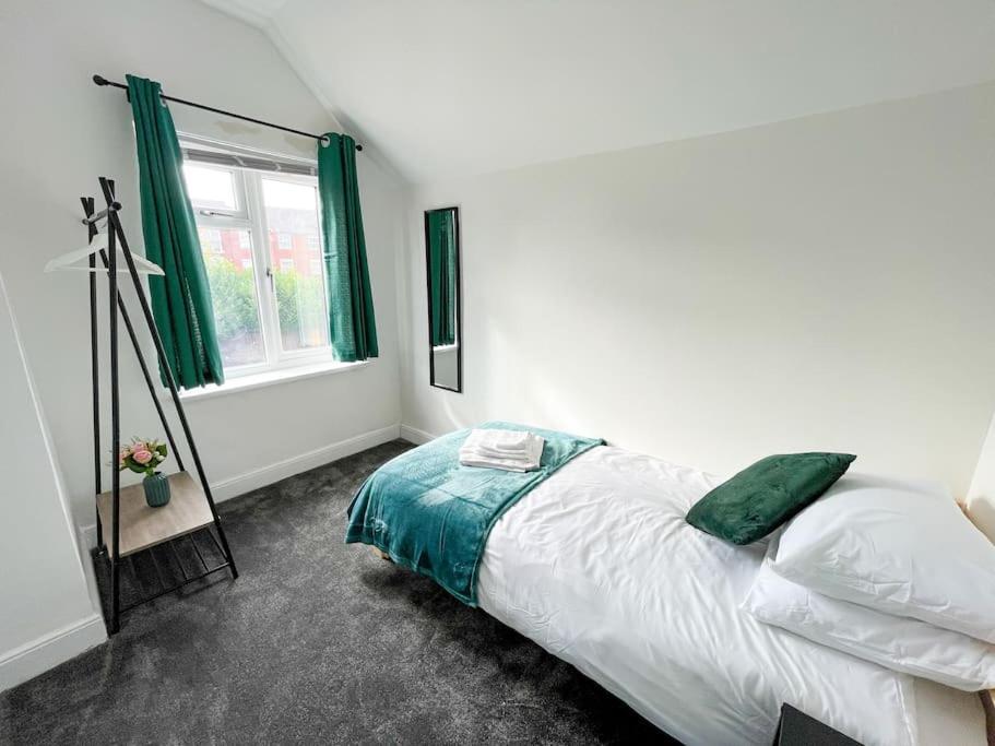 Apartmán Perfect For Contractors & Families! 7 Beds Free Parking Birmingham Exteriér fotografie